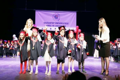 GAÜN’de minik öğrenciler diplomalarını aldı