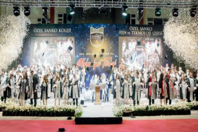 SANKO OKULLARINDA MEZUNİYET COŞKUSU