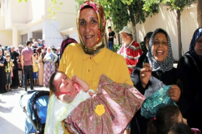 700 Suriyeli çocuğa bayram kıyafeti aldılar
