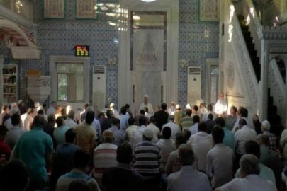 Camiler doldu taştı