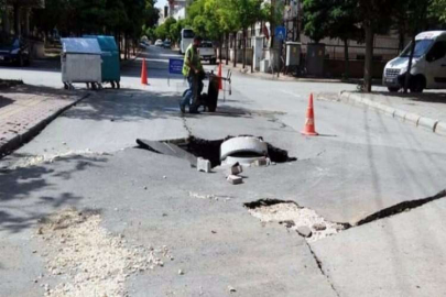 Selden zarar gören yol ve caddelere asfalt çalışması