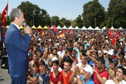 Darbeye karşı dik durdu