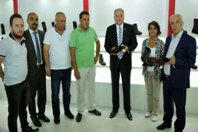Koçer fuarı ziyaret etti