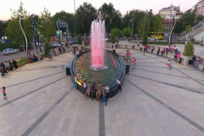 Yeni meydana "milli irade meydanı" adı verildi