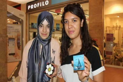 Bardak altlıklarına kişisel yorum