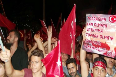 Demokrasi nöbeti sürüyor