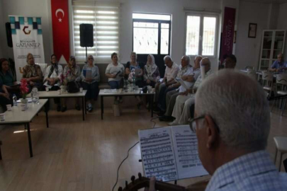 Yaşlılara meşguliyet terapisi