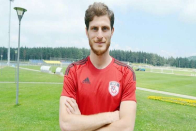 Ahmet Kesim imzaladı