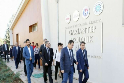 EKOLOJİK BİNA, MUNUERA’YI HAYRAN BIRAKTI