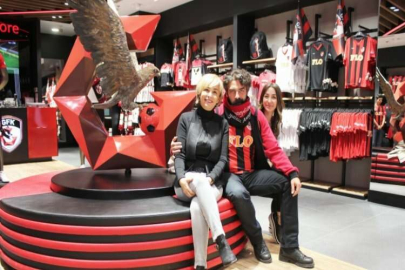 Ünlü oyuncudan GFK Store'ye ziyaret