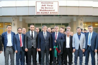 Özkeçeci darbe davasına gözlemci olarak katıldı
