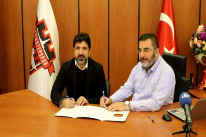 Oktay Derelioğlu imzaladı
