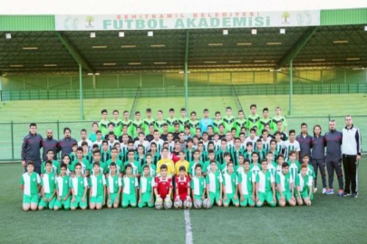 Şehitkamil’de 3 bin futbolcuya destek