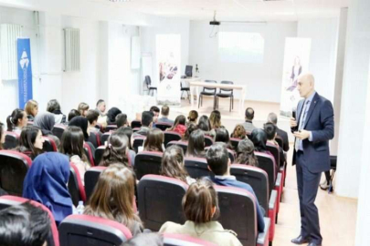 Üniversite adaylarına motivasyon semineri