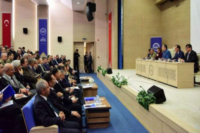 Vali Yerlikaya muhtarlarla buluştu