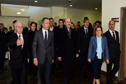 Bakan Soylu, Göç İdaresinde incelemelerde bulundu
