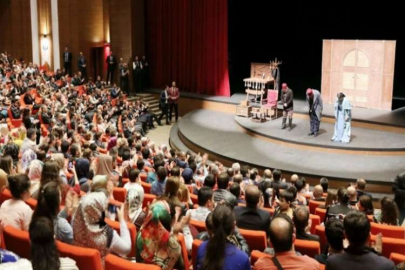 “USTA” OYUNU GAÜN’DE BEĞENİYLE İZLENDİ