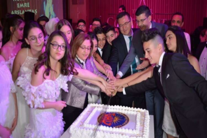 Şahin GKV'lilerle pasta kesti