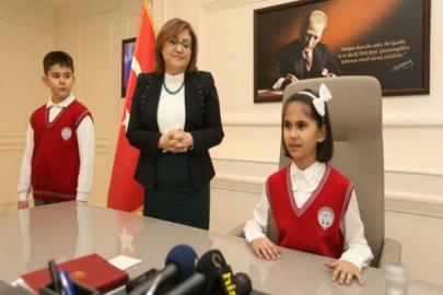 Şahin, koltuğunu çocuklara devretti