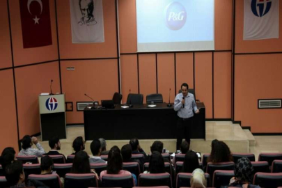 GAÜN’DE CV HAZIRLAMA VE STAJ ETKİNLİĞİ DÜZENLENDİ