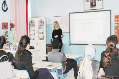 Seçkin’de etkili dil öğrenimi semineri