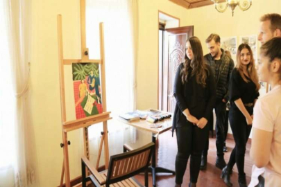 HKÜ kültür sanata destek oluyor