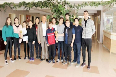 Seçkin Koleji ödülleri topladı
