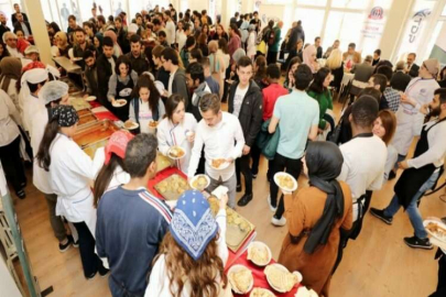 YABANCI ÖĞRENCİLERE GAZİANTEP YEMEKLERİNİ ÖĞRETTİLER