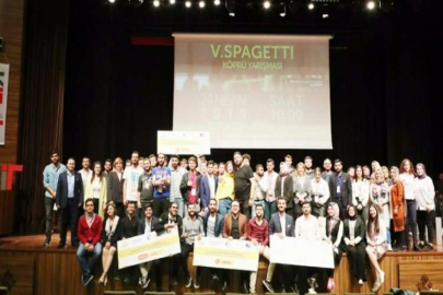 Spagettiden köprüler kıyasıya yarıştı