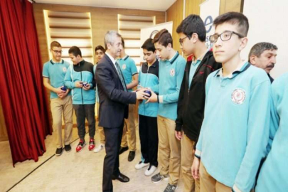 Tahmazoğlu, gençlerle kariyer günlerinde buluştu