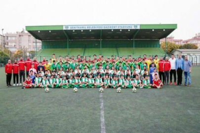 FUTBOL AKADEMİSİ MEZUNLARI ŞAMPİYONLUK SEVİNCİ YAŞIYOR