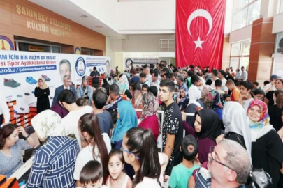 Spor ayakkabısı dağıtımı sürüyor