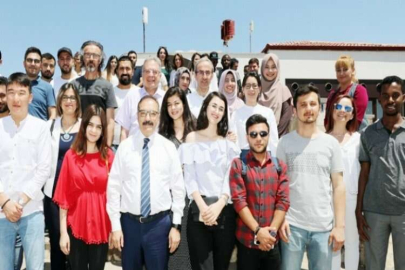 REKTÖR GÜR, MEZUN OLAN ULUSLARASI ÖĞRENCİLERLE BİRARAYA GELDİ