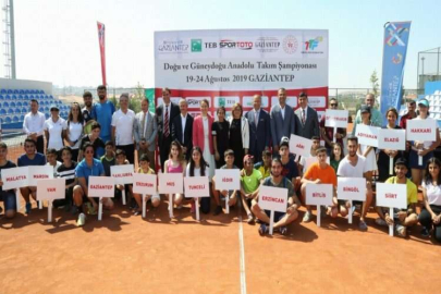 Tenis şampiyonası başladı