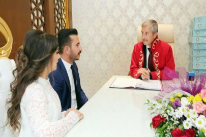 TAHMAZOĞLU, BU YILIN 5.000'NCİ NİKAHINI KIYDI