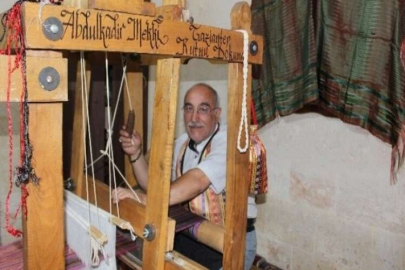 Yarım asırdır kutnu kumaşı dokuyor