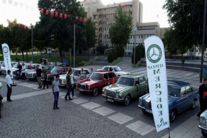 BÜYÜKŞEHİR'DEN KLASİK ARAÇ KORTEJİ