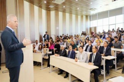 VALİ DAVUT GÜL GAÜN’DE AÇILIŞ DERSİ VERDİ