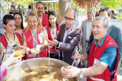 Kızılay'dan 3 bin kişiye aşure