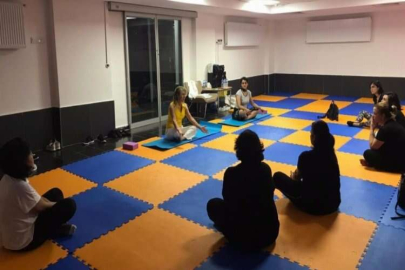 UYGAR KOLEJİNDE YOGA ETKİNLİĞİ