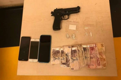 Uyuşturucu tacirleri polisten kaçamadı