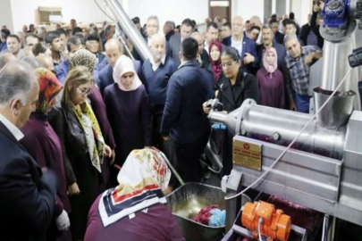 Oğuzeli’nde Nar taneleme ile sıkma tesisi açıldı
