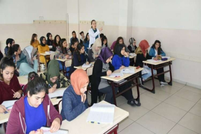 Geleceğe gençlik merkezlerinde hazırlanıyorlar