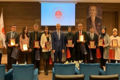 Başarılı idari yargı personeline plaket