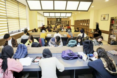 20 GENÇLİK KÜTÜPHANESİNDEN BİNLERCE ÖĞRENCİ YARARLANIYOR