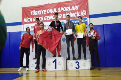 Nizip Kick Boks’da Türkiye Şampiyonu oldu