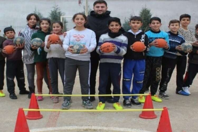 Küçük hentbolcuların 10 topla gelen şampiyonluğu
