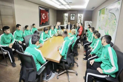 Şampiyonlar teşekkür ziyaretinde