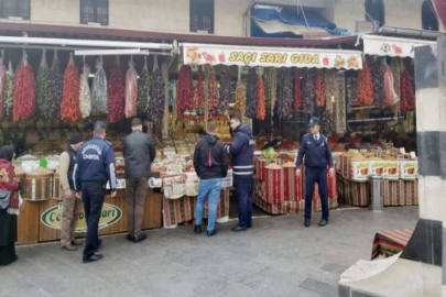 ZABITA'DAN ELMACI PAZARI VE BAKIRCILAR ÇARŞISI'NDA HİJYEN DENETİMİ