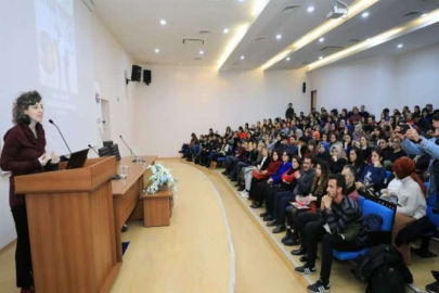 GAÜN’DE ‘İYİ AİLE YOKTUR’ KONFERANSI